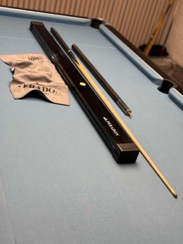 Cue & Case Package with extension, towel & Taom V10 chalk